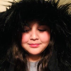 Meet your Posher, Mirna